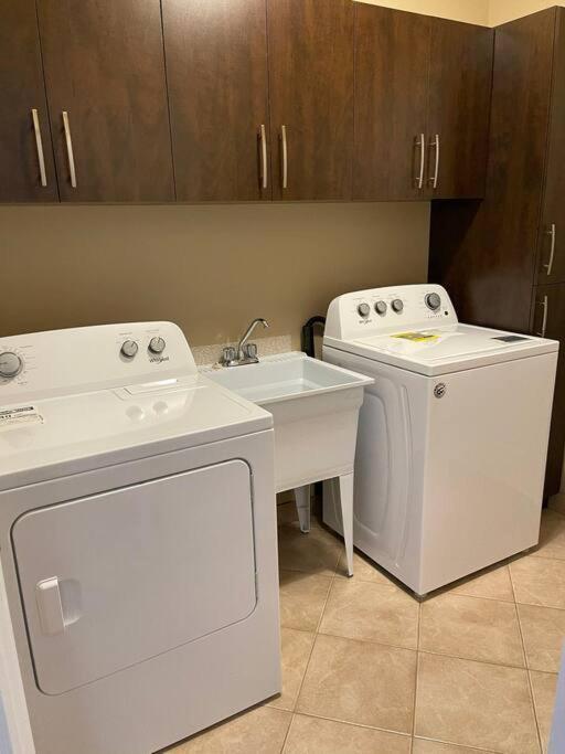 Cozy 2 Bedroom Home In Chatham - Left Side المظهر الخارجي الصورة