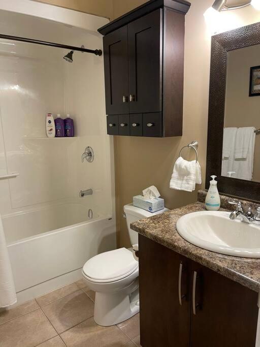 Cozy 2 Bedroom Home In Chatham - Left Side المظهر الخارجي الصورة