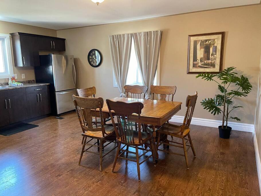 Cozy 2 Bedroom Home In Chatham - Left Side المظهر الخارجي الصورة
